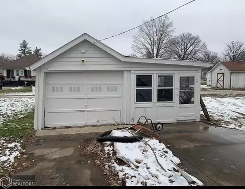 113 E Walnut St, Eldon, IA 52554 photo 22