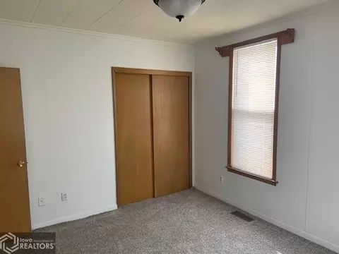 113 E Walnut St, Eldon, IA 52554 photo 13