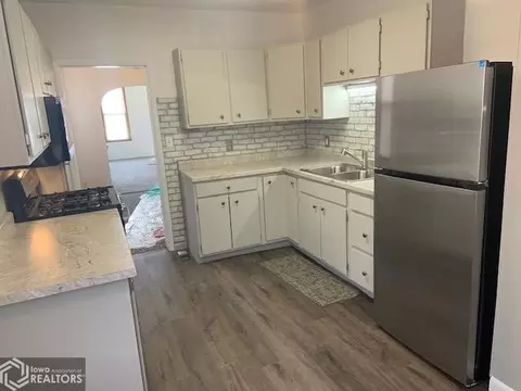 113 E Walnut St, Eldon, IA 52554 photo 4