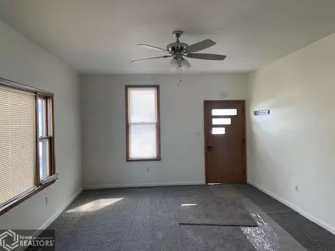 113 E Walnut St, Eldon, IA 52554 photo 5