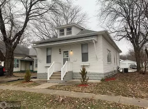 113 E Walnut St, Eldon, IA 52554 photo 2