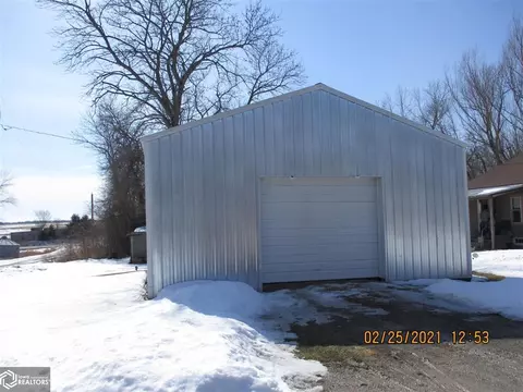 13643 523rd St, Centerville, IA 52544 photo 2