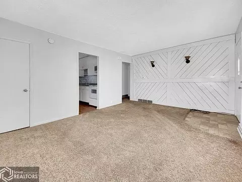 1028 3rd St NW, Hampton, IA 50441 photo 6