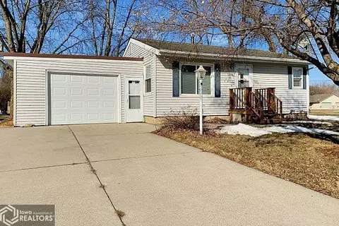 1028 3rd St NW, Hampton, IA 50441 photo 1