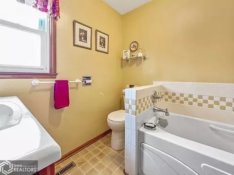 526 7th Ave NE, Hampton, IA 50441 photo 22