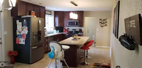 803 W Wall St, Centerville, IA 52544 photo 3