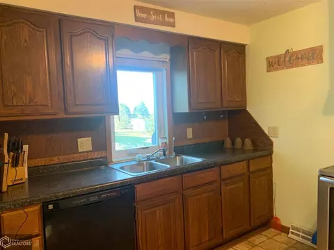 426 2nd Ave, Dedham, IA 51440 photo 7