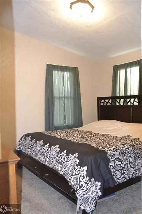 103 2nd St, Garwin, IA 50632 photo 6