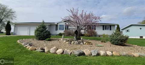 927 E Cross St, Centerville, IA 52544 photo 1