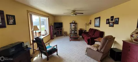 927 E Cross St, Centerville, IA 52544 photo 5