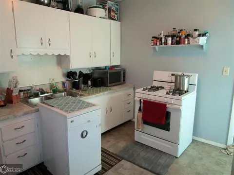 1606 15th St, Eldora, IA 50627 photo 2