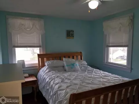 230 E Spring St, Manly, IA 50456 photo 16