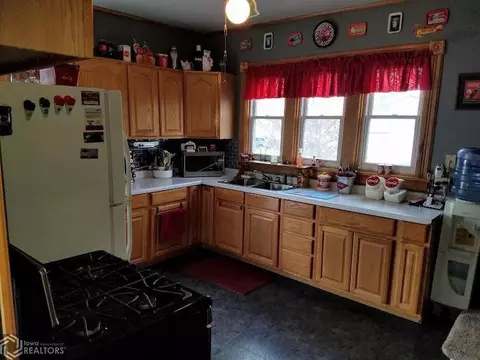 230 E Spring St, Manly, IA 50456 photo 5