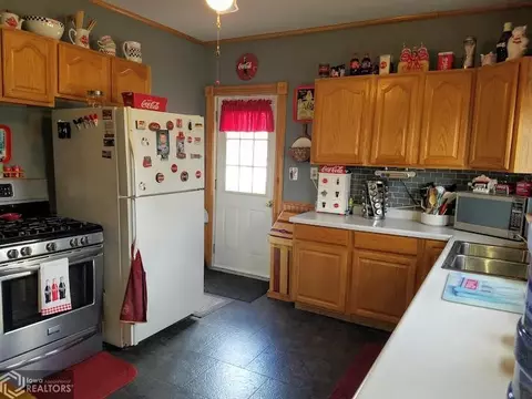 230 E Spring St, Manly, IA 50456 photo 4