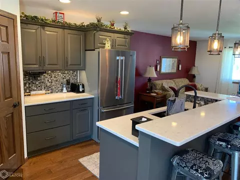 295 E Cardinal St, Garner, IA 50438 photo 8