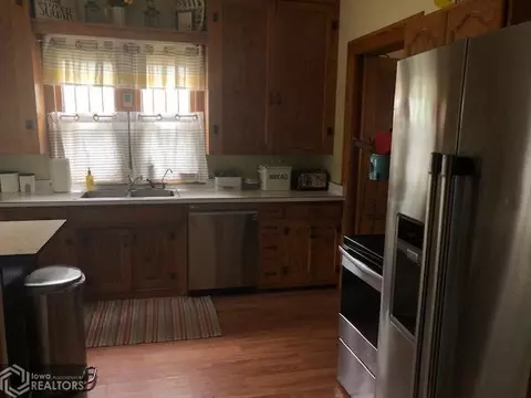 618 1st Ave SE, Hampton, IA 50441 photo 3