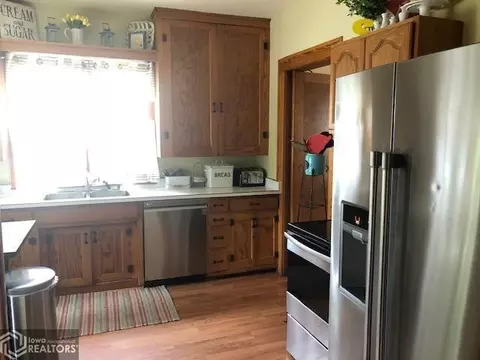 618 1st Ave SE, Hampton, IA 50441 photo 5