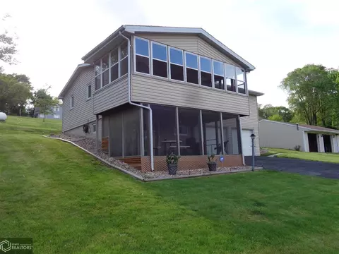 502 Spruce St, Deloit, IA 51441 photo 2