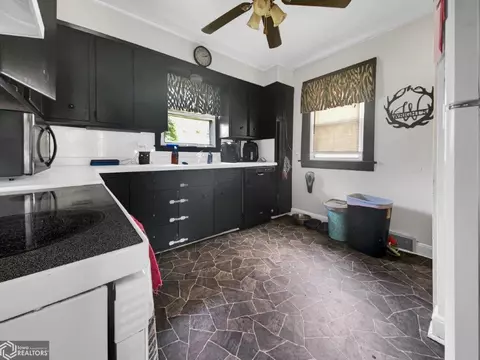 114 7th Ave NE, Hampton, IA 50441 photo 3