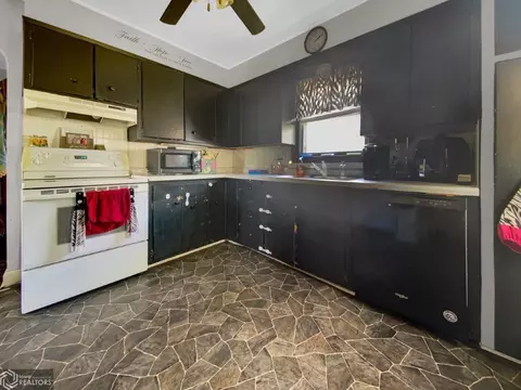 114 7th Ave NE, Hampton, IA 50441 photo 2