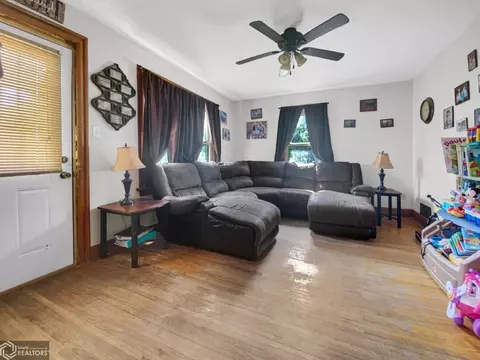 114 7th Ave NE, Hampton, IA 50441 photo 5