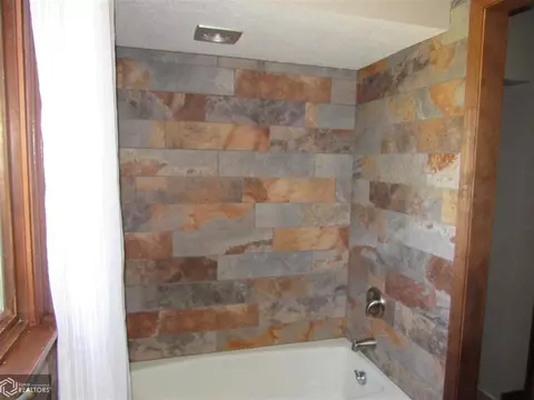1005 270th St, Batavia, IA 52533 photo 6