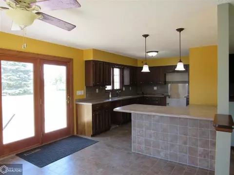 1005 270th St, Batavia, IA 52533 photo 4