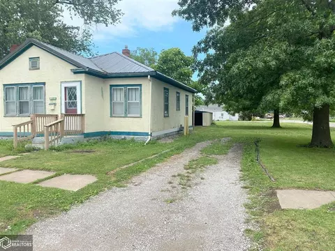 1019 E Cottage St, Centerville, IA 52544 photo 2
