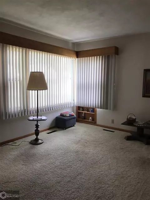 414 West St, Latimer, IA 50452 photo 3