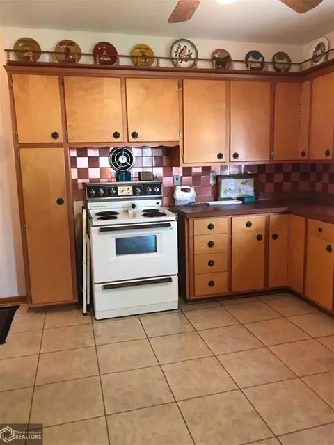 414 West St, Latimer, IA 50452 photo 8