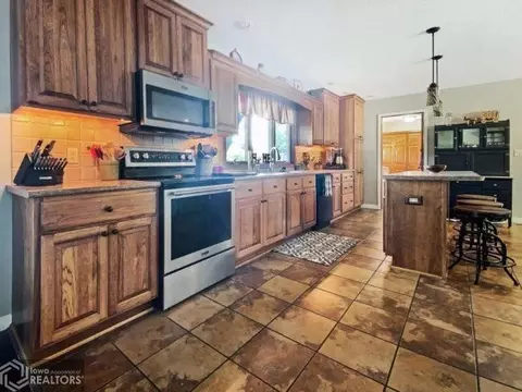 937 Glendale Park Dr, Hampton, IA 50441 photo 13
