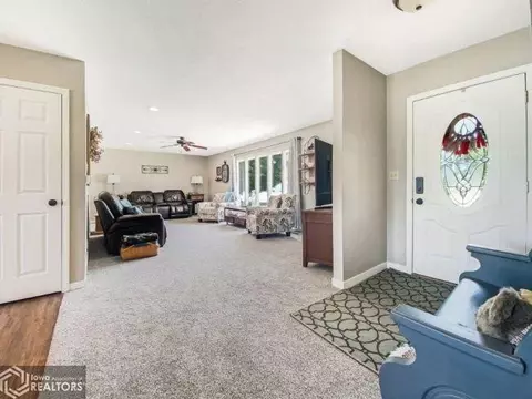 937 Glendale Park Dr, Hampton, IA 50441 photo 2