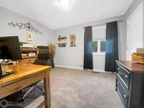 937 Glendale Park Dr, Hampton, IA 50441 photo 24
