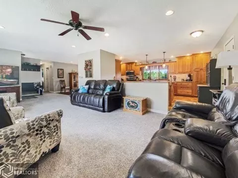 937 Glendale Park Dr, Hampton, IA 50441 photo 8