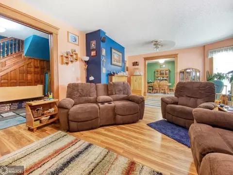 320 2nd St SE, Hampton, IA 50441 photo 4