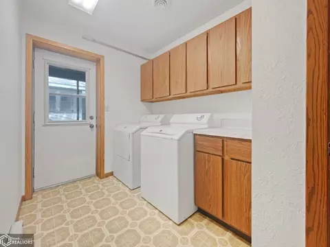 819 Central Ave W, Hampton, IA 50441 photo 10