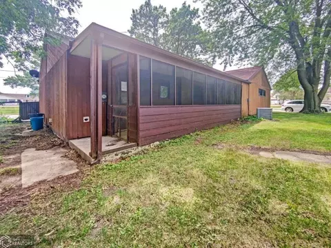 819 Central Ave W, Hampton, IA 50441 photo 21