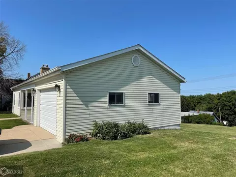 902 Davis Ave, Corning, IA 50841 photo 3