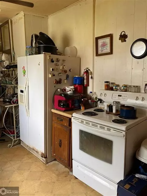 602 W Walnut St, Eldon, IA 52554 photo 6