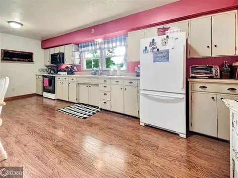 815 3rd Ave SE, Hampton, IA 50441 photo 4