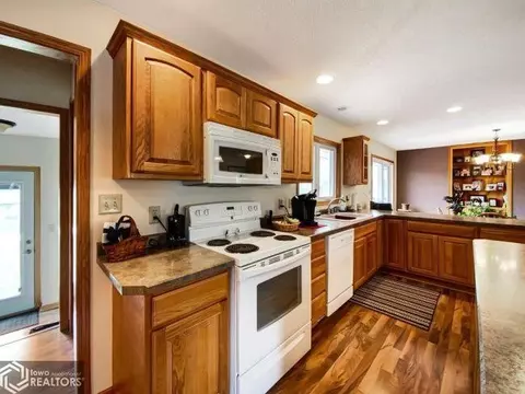 820 4th Ave SE, Hampton, IA 50441 photo 4