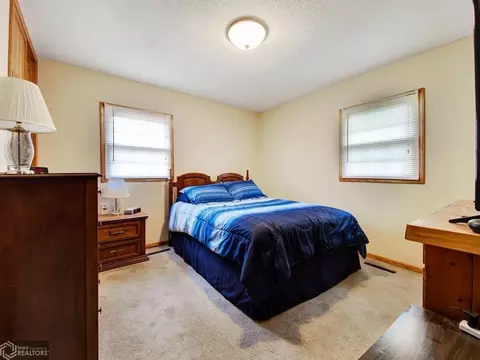 820 4th Ave SE, Hampton, IA 50441 photo 11