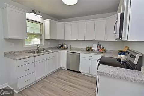 809 9th Ave, Eldora, IA 50627 photo 6