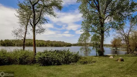 2184 Docks Dr, Garwin, IA 50632 photo 3