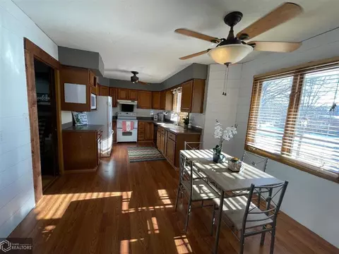 830 Mikels Dr, Centerville, IA 52544 photo 11