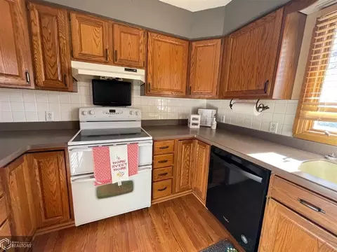 830 Mikels Dr, Centerville, IA 52544 photo 6