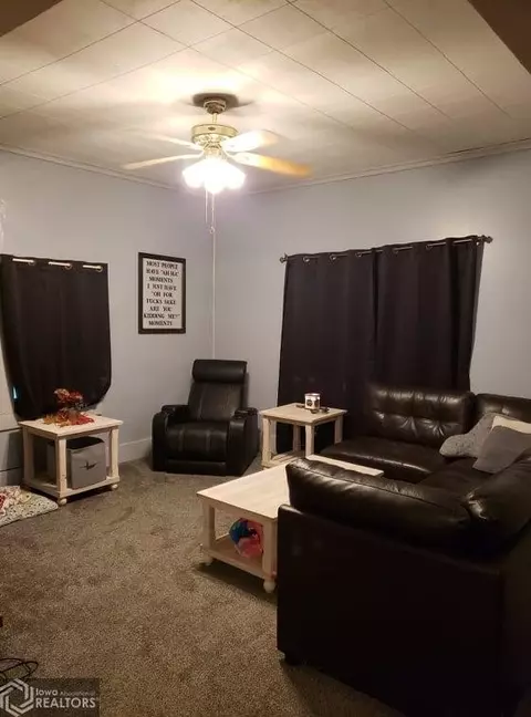 209 E Pleasant, Cincinnati, IA 52549 photo 1