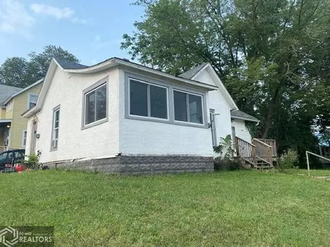 607 W Maple St, Centerville, IA 52544 photo 2
