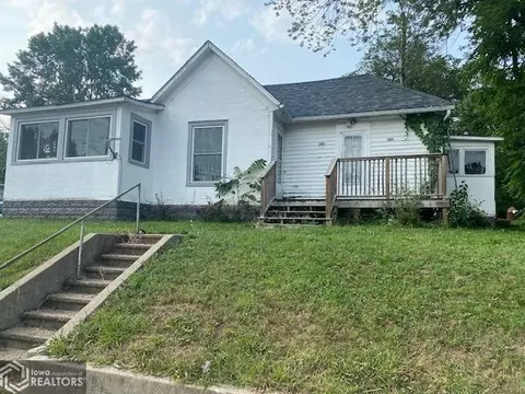 607 W Maple St, Centerville, IA 52544 photo 1