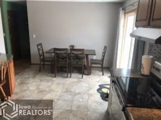 1055 1st St, Gladstone, IL 61437 photo 8